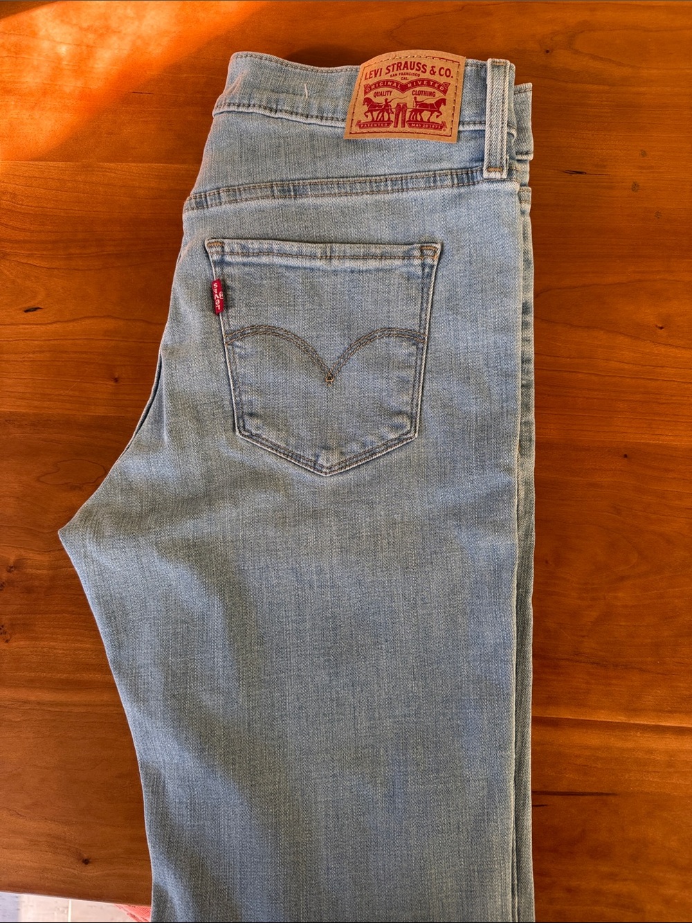 Levi's 314 Women's Light Blue Slim Shaping Straight Jeans